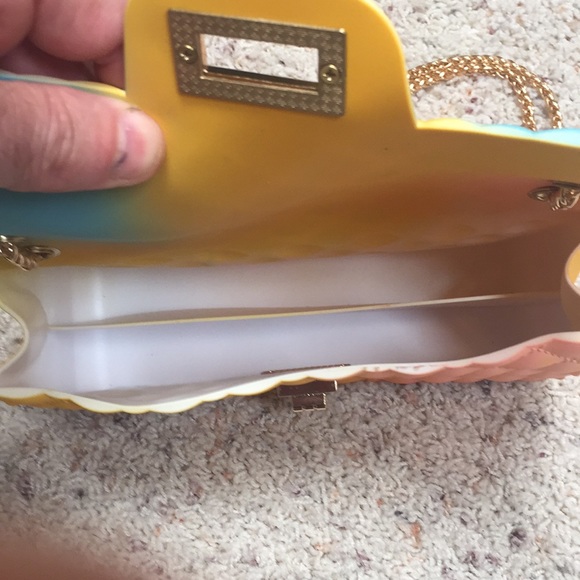 NWOT quilted jelly purse 👛. - Picture 5 of 8